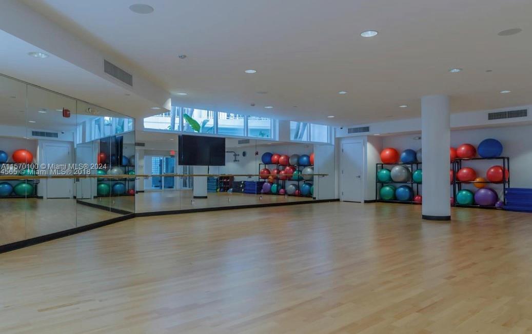 20281 E Country Club Dr 2310, Aventura, Florida 33180, 2 Bedrooms Bedrooms, ,2 BathroomsBathrooms,Residentiallease,For Rent,20281 E Country Club Dr 2310,A11570100