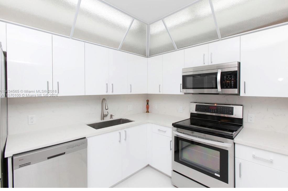 20281 E Country Club Dr 2310, Aventura, Florida 33180, 2 Bedrooms Bedrooms, ,2 BathroomsBathrooms,Residentiallease,For Rent,20281 E Country Club Dr 2310,A11570100