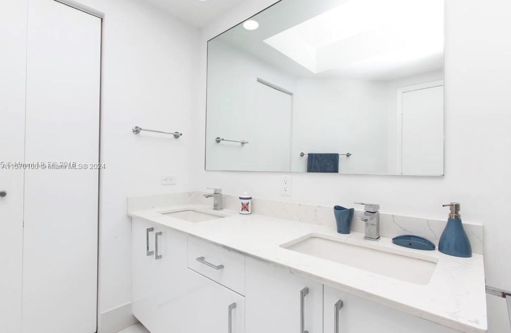 20281 E Country Club Dr 2310, Aventura, Florida 33180, 2 Bedrooms Bedrooms, ,2 BathroomsBathrooms,Residentiallease,For Rent,20281 E Country Club Dr 2310,A11570100
