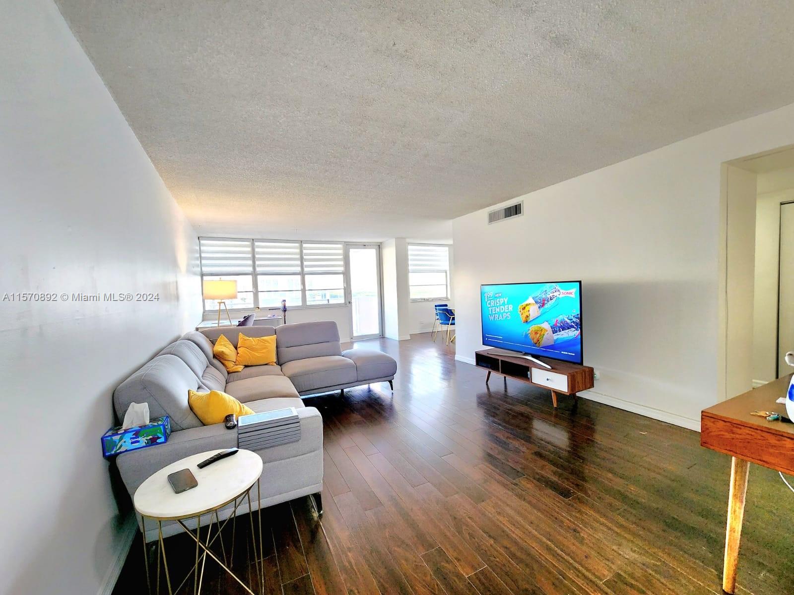 250 174th St 1201, Sunny Isles Beach, Florida 33160, 1 Bedroom Bedrooms, ,1 BathroomBathrooms,Residentiallease,For Rent,250 174th St 1201,A11570892