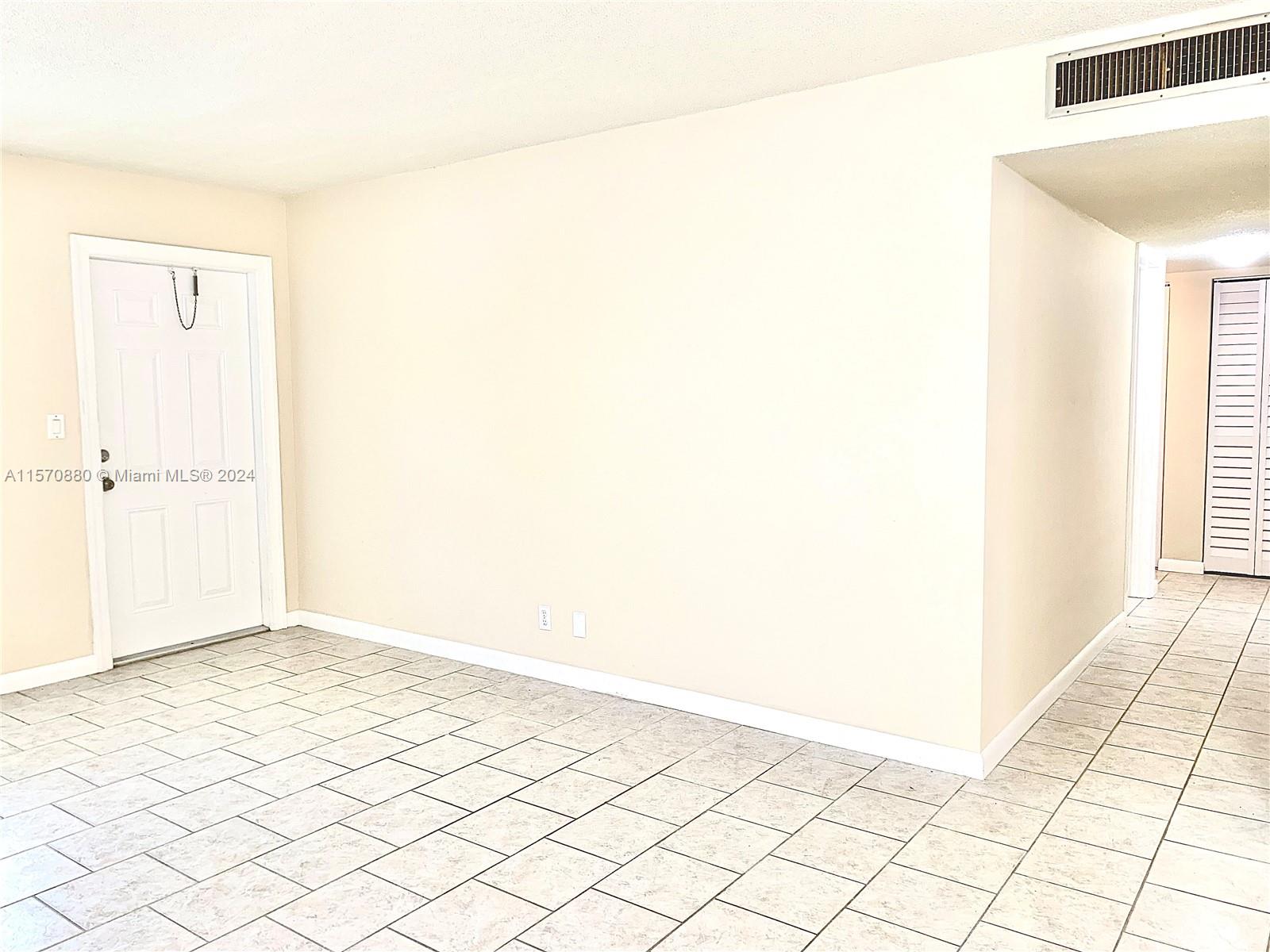 5371 SW 40th Ave 102, Dania Beach, Florida 33314, 2 Bedrooms Bedrooms, ,2 BathroomsBathrooms,Residential,For Sale,5371 SW 40th Ave 102,A11570880