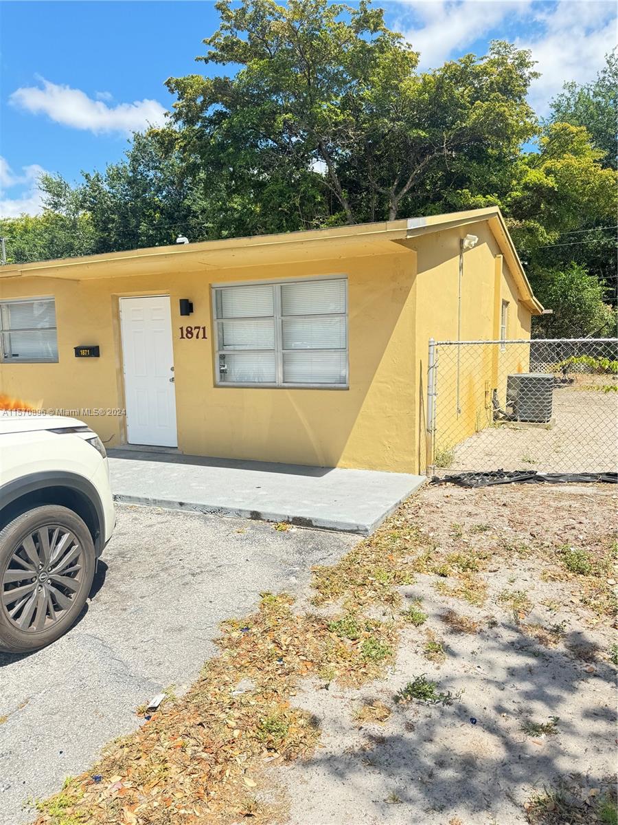 1871 SW 69th Ave 1871, Pembroke Pines, Florida 33023, 4 Bedrooms Bedrooms, ,1 BathroomBathrooms,Residentiallease,For Rent,1871 SW 69th Ave 1871,A11570896