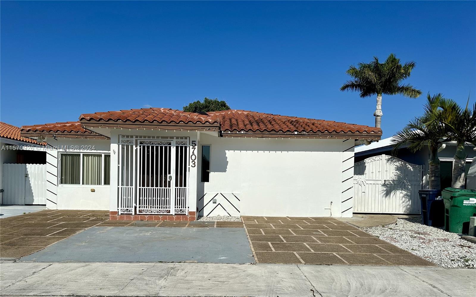 5703 SW 150th Ave 5703, Miami, Florida 33193, 4 Bedrooms Bedrooms, ,3 BathroomsBathrooms,Residentiallease,For Rent,5703 SW 150th Ave 5703,A11570926