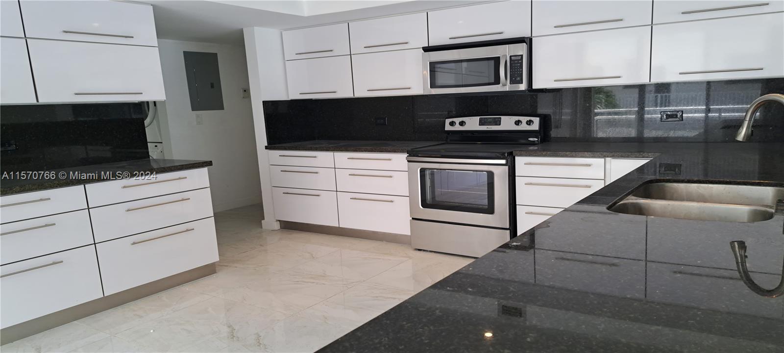 468 Golden Isles Dr 202, Hallandale Beach, Florida 33009, 3 Bedrooms Bedrooms, ,2 BathroomsBathrooms,Residentiallease,For Rent,468 Golden Isles Dr 202,A11570766