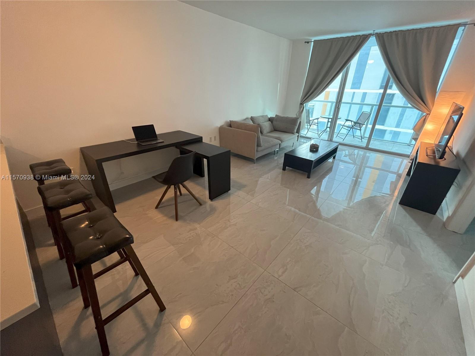 55 SE 6th St 1700, Miami, Florida 33131, 1 Bedroom Bedrooms, ,1 BathroomBathrooms,Residential,For Sale,55 SE 6th St 1700,A11570938