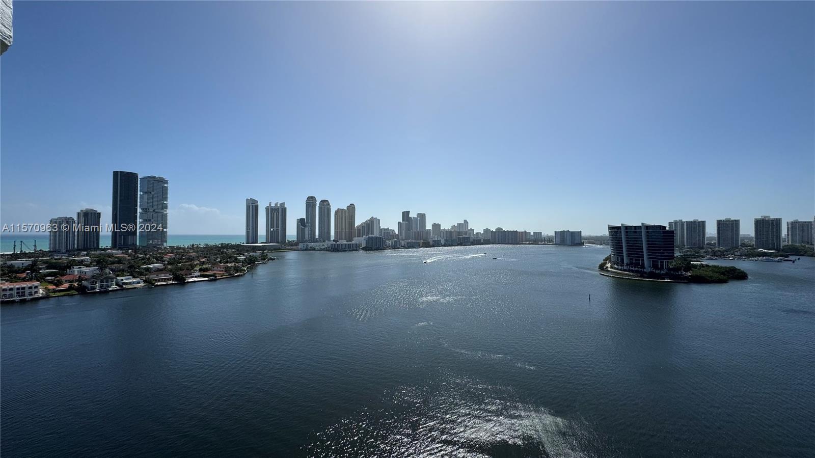3600 Mystic Pointe Dr PH1, Aventura, Florida 33180, 2 Bedrooms Bedrooms, ,2 BathroomsBathrooms,Residentiallease,For Rent,3600 Mystic Pointe Dr PH1,A11570963