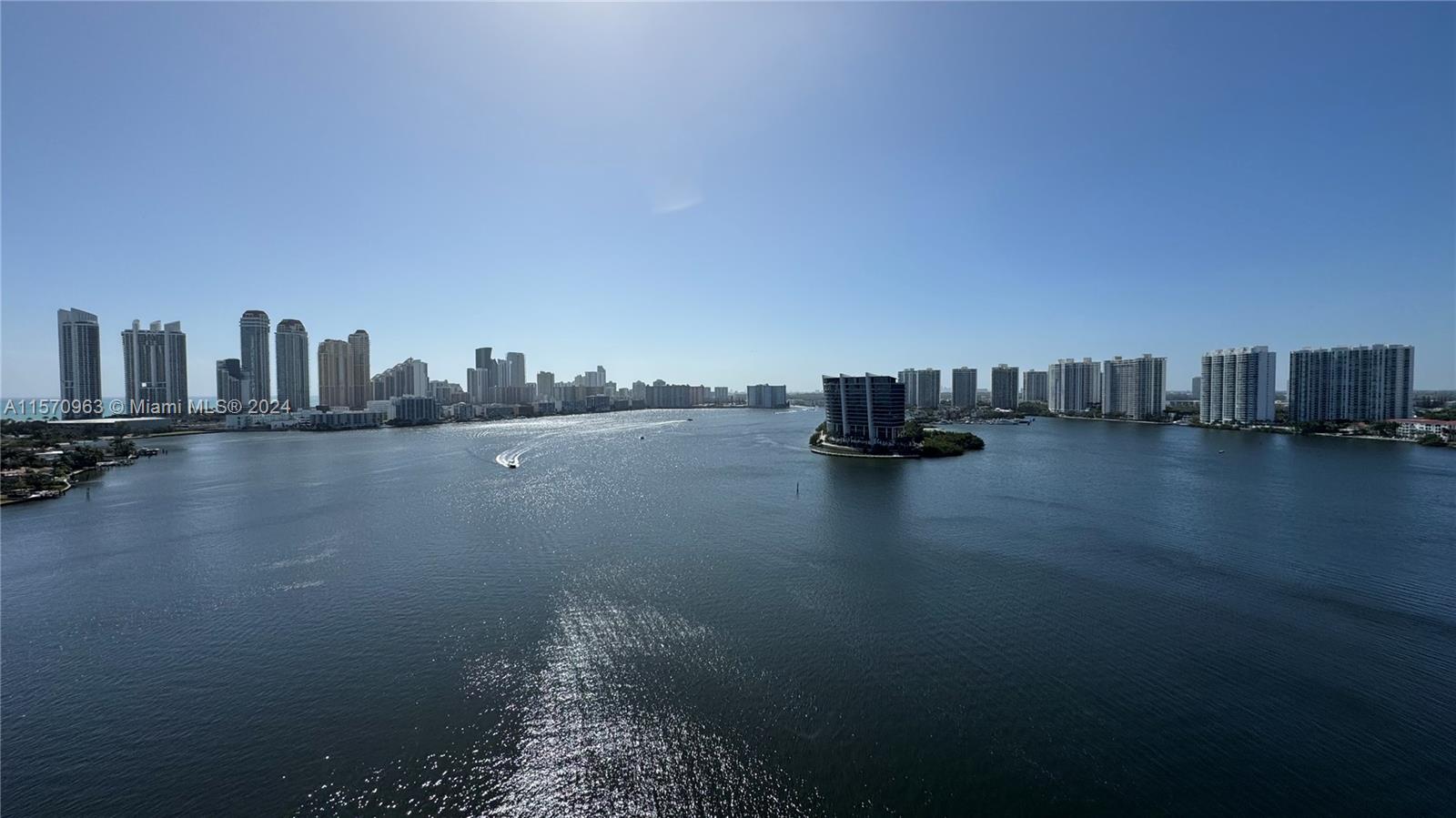 3600 Mystic Pointe Dr PH1, Aventura, Florida 33180, 2 Bedrooms Bedrooms, ,2 BathroomsBathrooms,Residentiallease,For Rent,3600 Mystic Pointe Dr PH1,A11570963