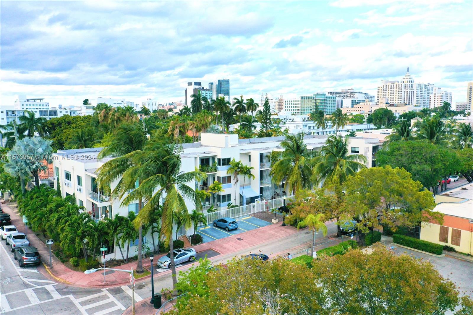 641 Espanola Way 24, Miami Beach, Florida 33139, ,1 BathroomBathrooms,Residentiallease,For Rent,641 Espanola Way 24,A11570957