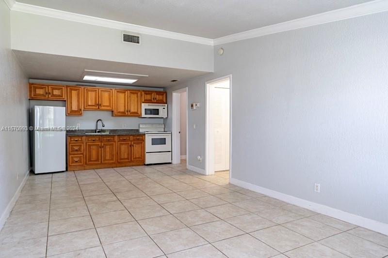 7218 Southgate Blvd 7218, Tamarac, Florida 33321, 1 Bedroom Bedrooms, ,1 BathroomBathrooms,Residentiallease,For Rent,7218 Southgate Blvd 7218,A11570993