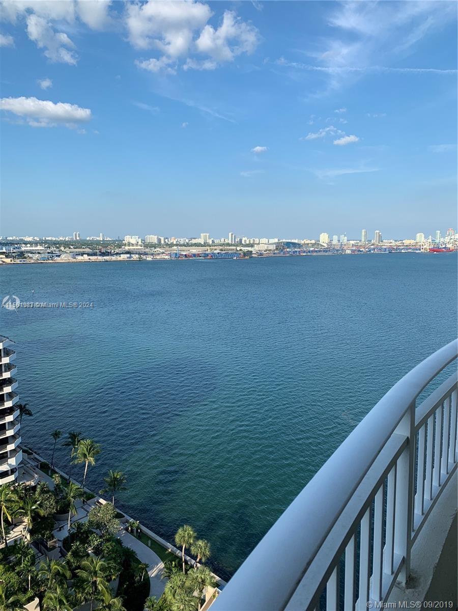 Gorgeous penthouse unit with a spectacular view located in Isola Brickell Key!Welcome to paradise! This is an opportunity to embrace a luxurious lifestyle in a prime location near Miami Airport, trendy restaurants, shops, etc. The pool and amenities were just renovated! Almost ready! For further information, please contact the condo association directly. 1-YEAR LEASE, NO SHORT TERMS. Tenant Occupied until April 30th 24hr notice.