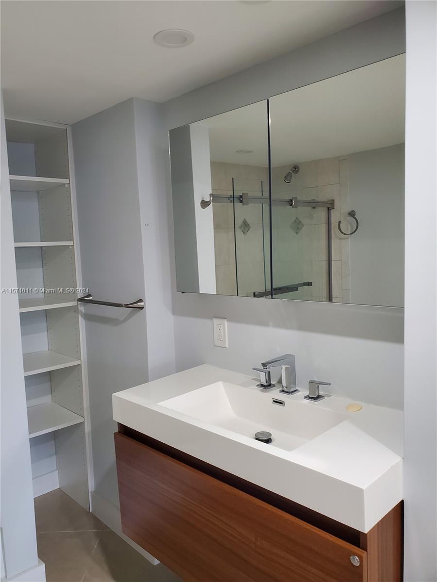 1301 NE 7th St 318, Hallandale Beach, Florida 33009, 3 Bedrooms Bedrooms, ,2 BathroomsBathrooms,Residentiallease,For Rent,1301 NE 7th St 318,A11571011