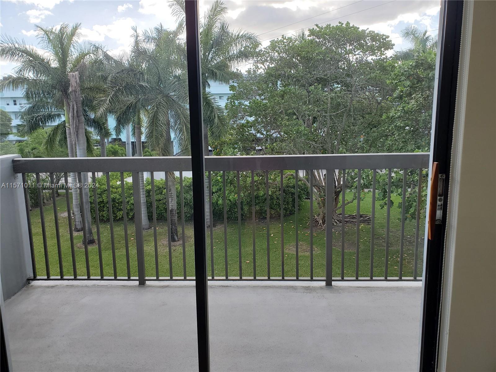 1301 NE 7th St 318, Hallandale Beach, Florida 33009, 3 Bedrooms Bedrooms, ,2 BathroomsBathrooms,Residentiallease,For Rent,1301 NE 7th St 318,A11571011