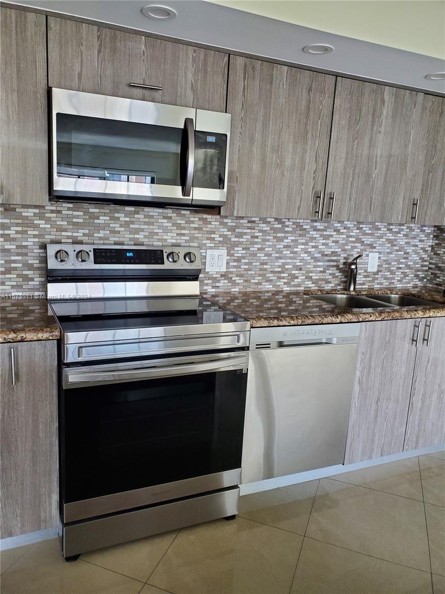 1301 NE 7th St 318, Hallandale Beach, Florida 33009, 3 Bedrooms Bedrooms, ,2 BathroomsBathrooms,Residentiallease,For Rent,1301 NE 7th St 318,A11571011