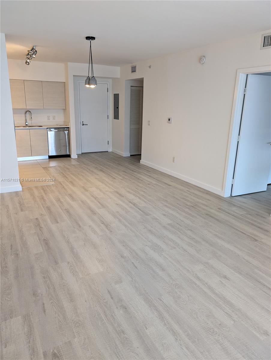 4250 Biscayne Blvd 805, Miami, Florida 33137, 1 Bedroom Bedrooms, ,1 BathroomBathrooms,Residentiallease,For Rent,4250 Biscayne Blvd 805,A11571031