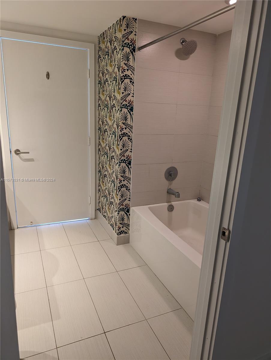 4250 Biscayne Blvd 805, Miami, Florida 33137, 1 Bedroom Bedrooms, ,1 BathroomBathrooms,Residentiallease,For Rent,4250 Biscayne Blvd 805,A11571031