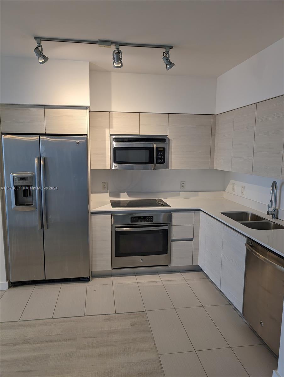 4250 Biscayne Blvd 805, Miami, Florida 33137, 1 Bedroom Bedrooms, ,1 BathroomBathrooms,Residentiallease,For Rent,4250 Biscayne Blvd 805,A11571031