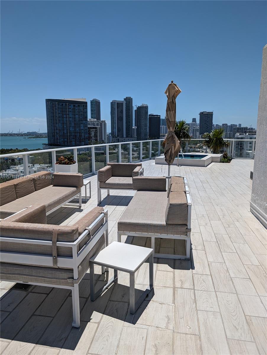4250 Biscayne Blvd 805, Miami, Florida 33137, 1 Bedroom Bedrooms, ,1 BathroomBathrooms,Residentiallease,For Rent,4250 Biscayne Blvd 805,A11571031