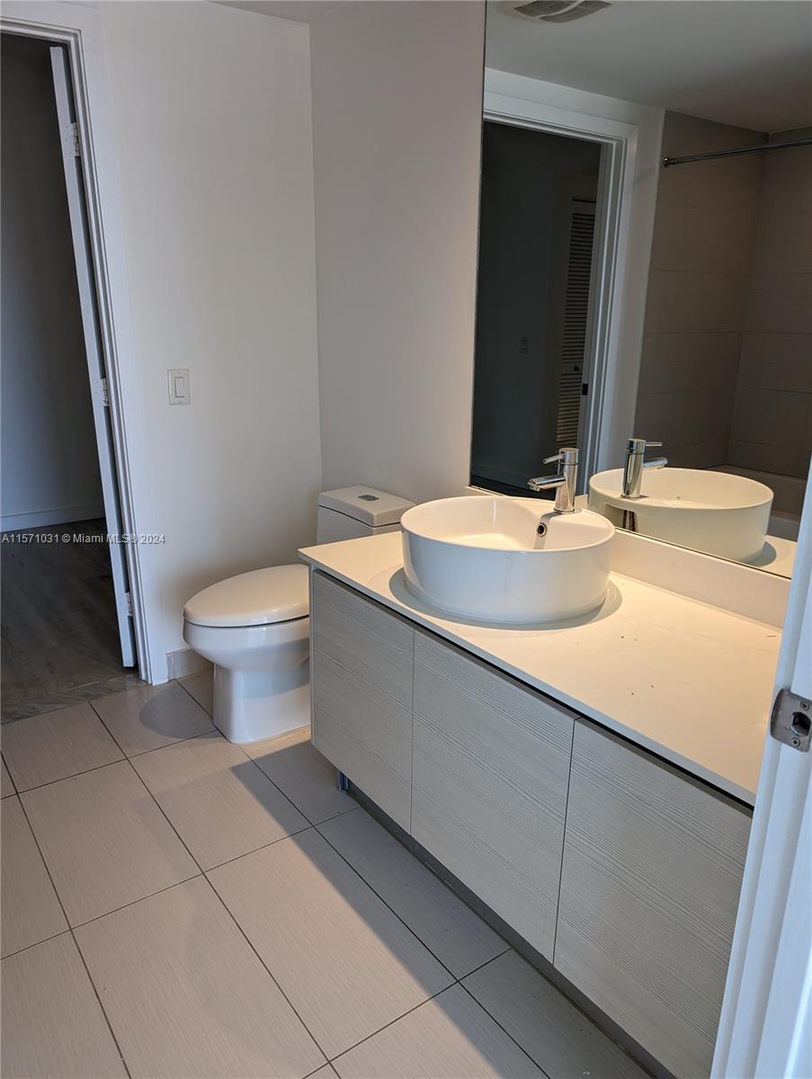 4250 Biscayne Blvd 805, Miami, Florida 33137, 1 Bedroom Bedrooms, ,1 BathroomBathrooms,Residentiallease,For Rent,4250 Biscayne Blvd 805,A11571031