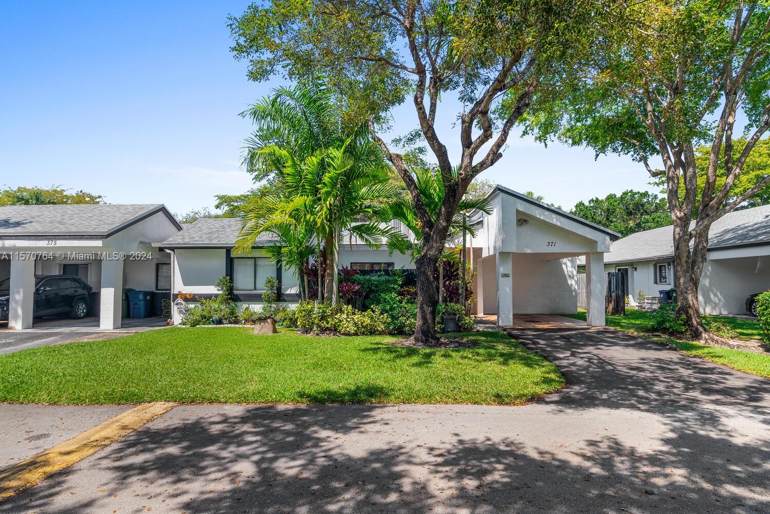 371 Fairway Cir 56, Weston, FL 33326