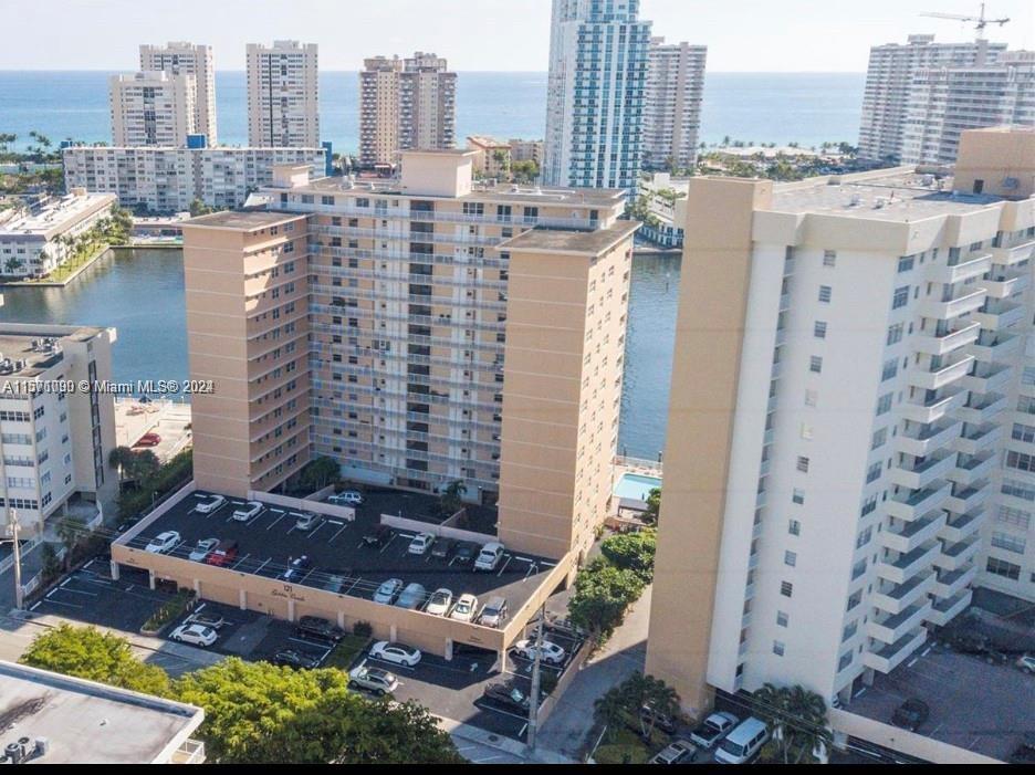 121 Golden Isles Dr 307, Hallandale Beach, Florida 33009, 3 Bedrooms Bedrooms, ,2 BathroomsBathrooms,Residential,For Sale,121 Golden Isles Dr 307,A11571090