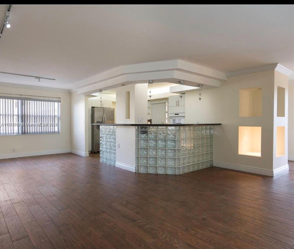 121 Golden Isles Dr 307, Hallandale Beach, Florida 33009, 3 Bedrooms Bedrooms, ,2 BathroomsBathrooms,Residential,For Sale,121 Golden Isles Dr 307,A11571090