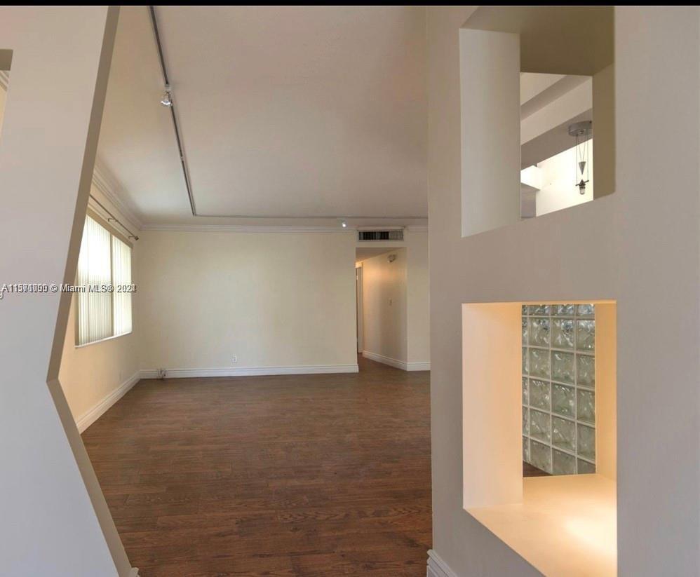 121 Golden Isles Dr 307, Hallandale Beach, Florida 33009, 3 Bedrooms Bedrooms, ,2 BathroomsBathrooms,Residential,For Sale,121 Golden Isles Dr 307,A11571090