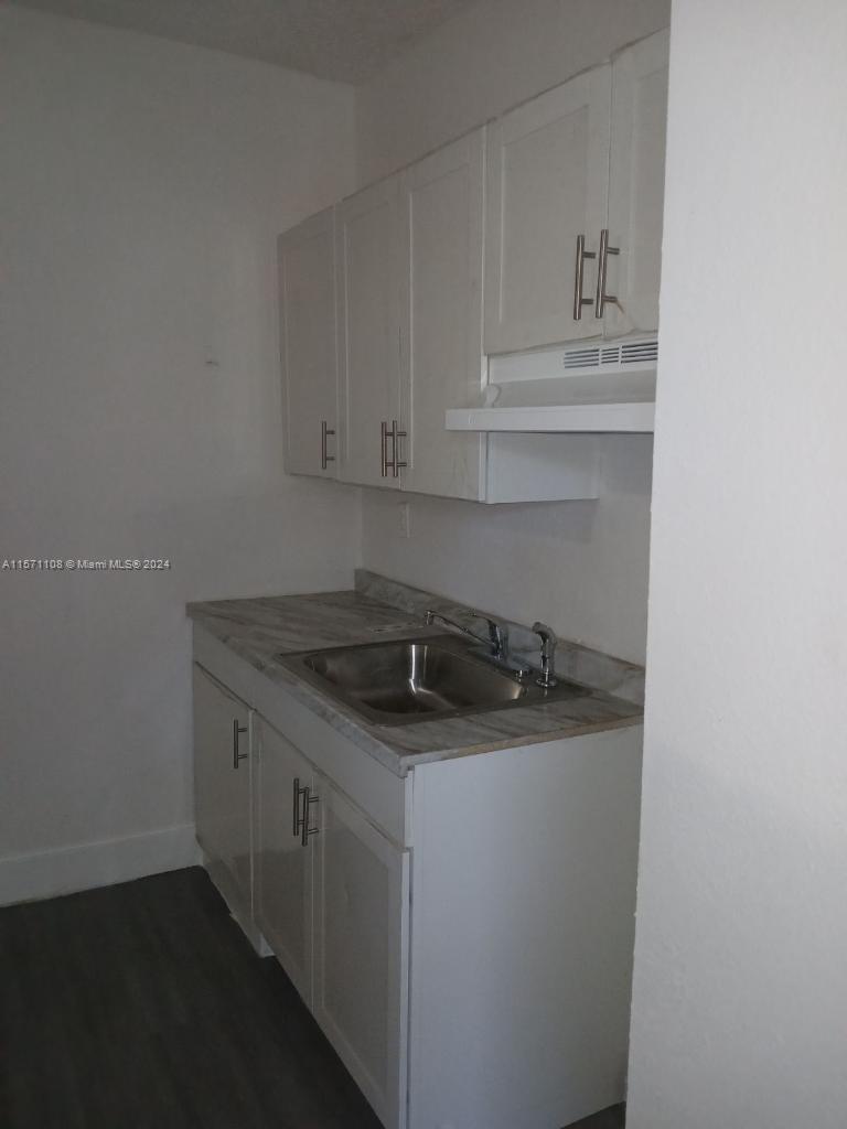 1003 SW 15th Ave 11, Miami, Florida 33135, 1 Bedroom Bedrooms, ,1 BathroomBathrooms,Residentiallease,For Rent,1003 SW 15th Ave 11,A11571108