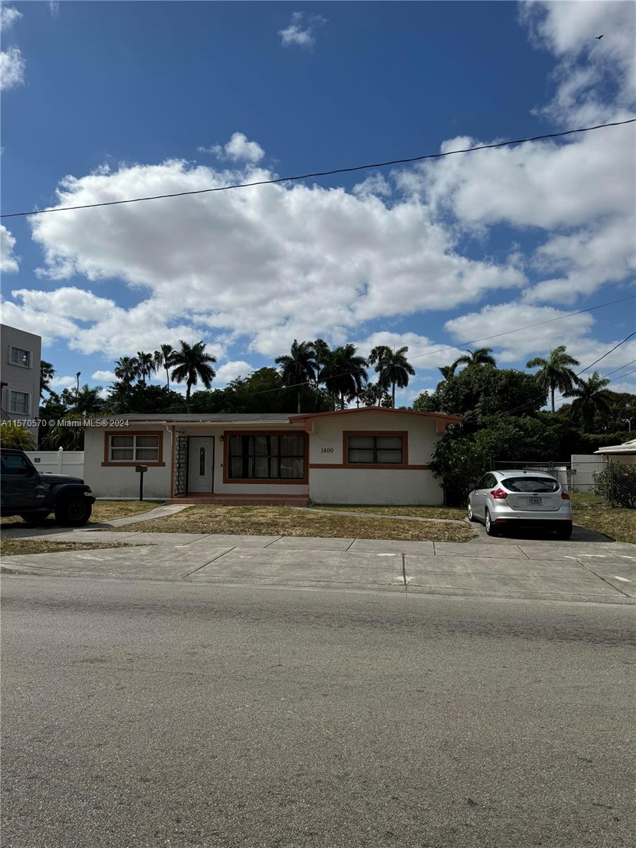 1400 W 53rd St  For Sale A11570570, FL