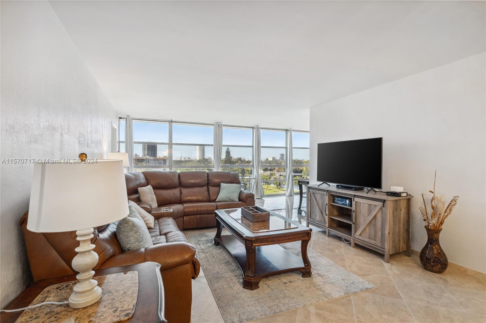 2001 Atlantic Shores Blvd 520, Hallandale Beach, Florida 33009, 2 Bedrooms Bedrooms, ,2 BathroomsBathrooms,Residential,For Sale,2001 Atlantic Shores Blvd 520,A11570717