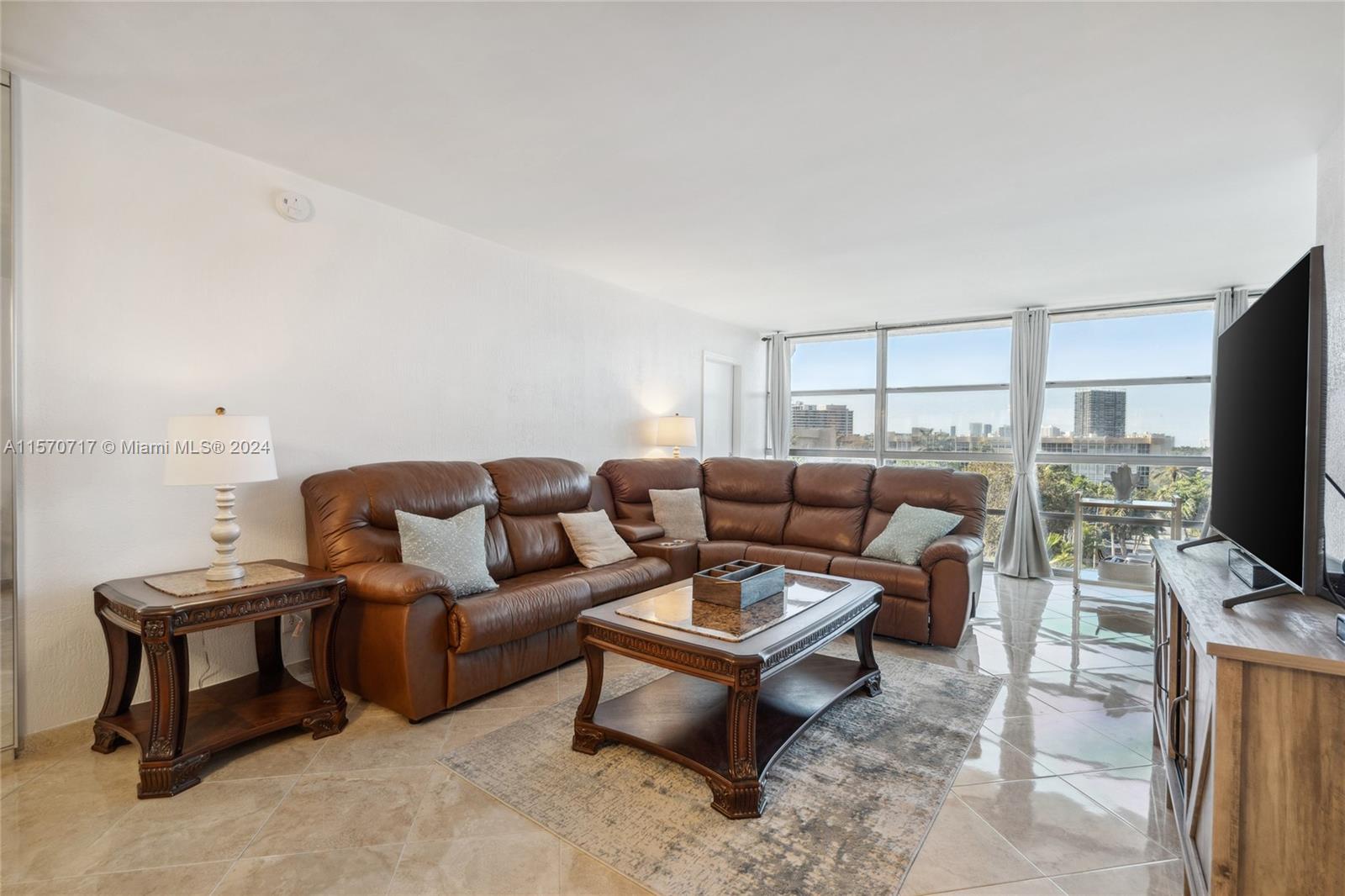 2001 Atlantic Shores Blvd 520, Hallandale Beach, Florida 33009, 2 Bedrooms Bedrooms, ,2 BathroomsBathrooms,Residential,For Sale,2001 Atlantic Shores Blvd 520,A11570717