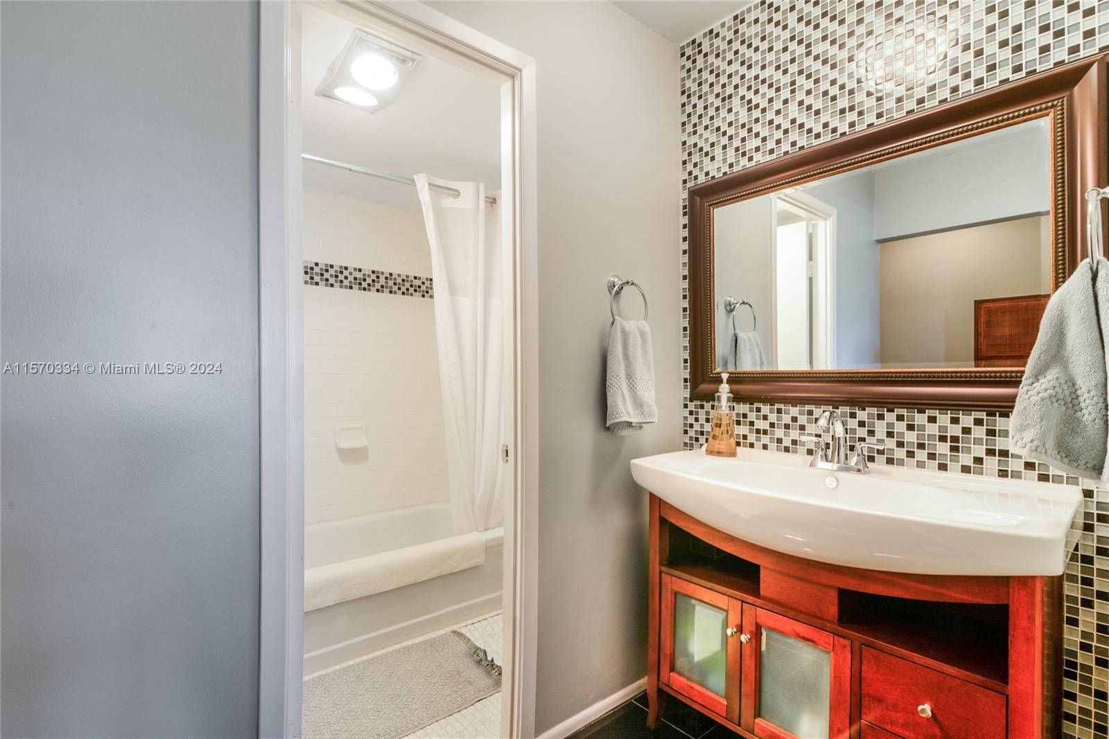 300 Diplomat Pkwy 608, Hallandale Beach, Florida 33009, 1 Bedroom Bedrooms, ,1 BathroomBathrooms,Residential,For Sale,300 Diplomat Pkwy 608,A11570334