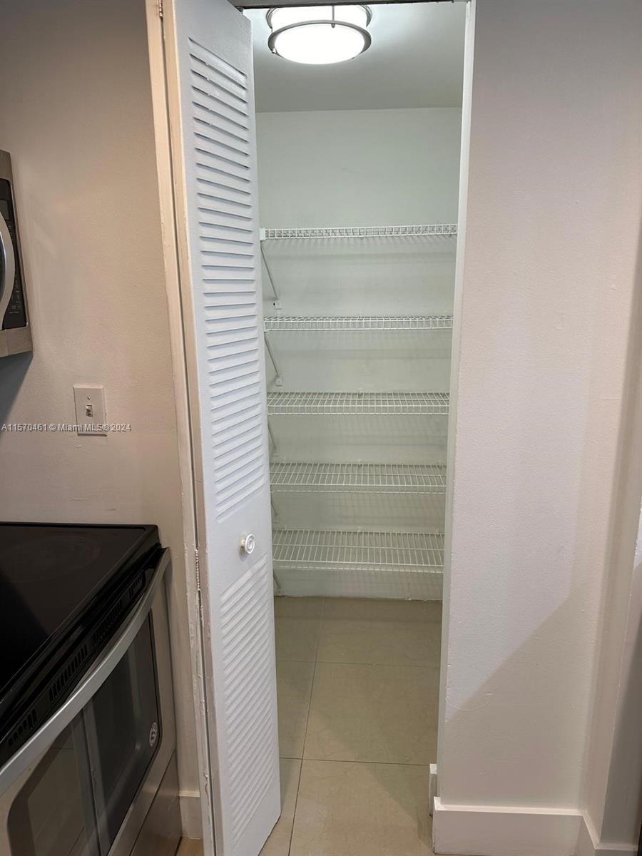 800 N Miami Ave E-1410, Miami, Florida 33136, 2 Bedrooms Bedrooms, ,2 BathroomsBathrooms,Residentiallease,For Rent,800 N Miami Ave E-1410,A11570461