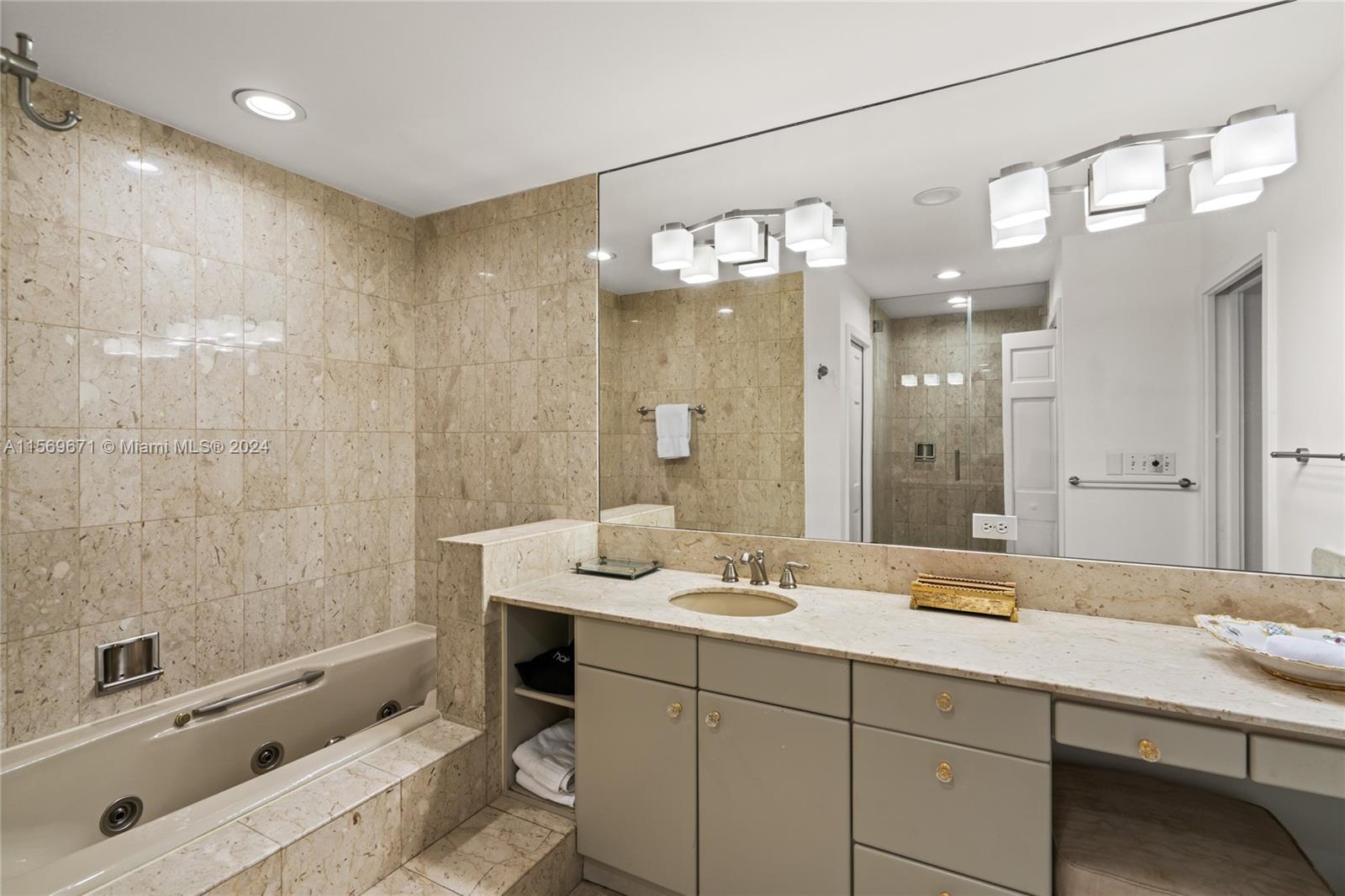 19112 Fisher Island Dr 19112, Miami Beach, Florida 33109, 3 Bedrooms Bedrooms, ,3 BathroomsBathrooms,Residentiallease,For Rent,19112 Fisher Island Dr 19112,A11569671