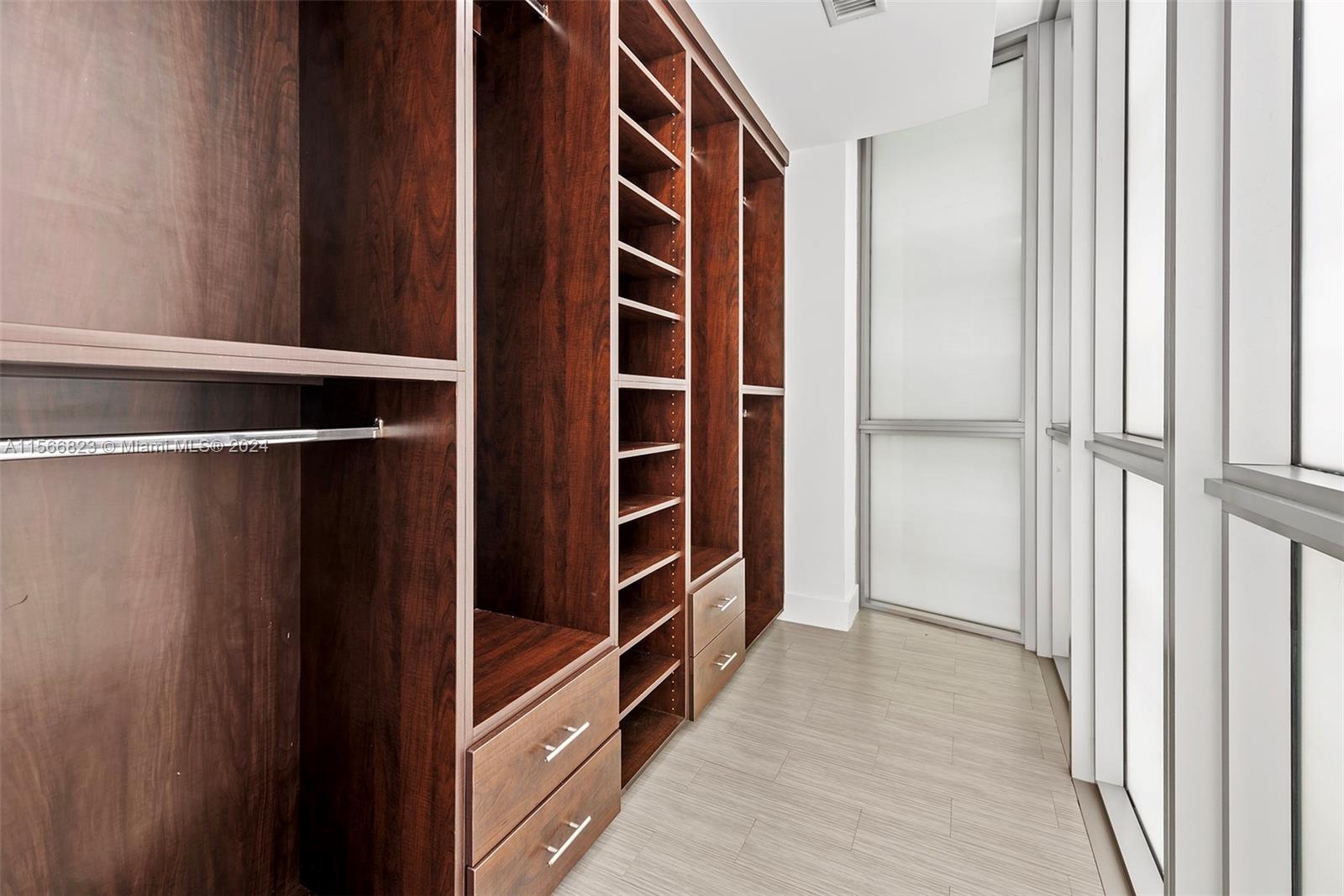1100 Biscayne Blvd 4308, Miami, Florida 33132, 2 Bedrooms Bedrooms, ,2 BathroomsBathrooms,Residentiallease,For Rent,1100 Biscayne Blvd 4308,A11566823