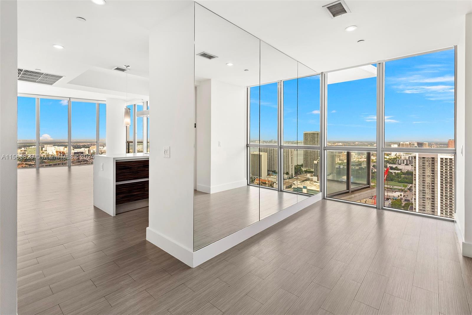 1100 Biscayne Blvd 4308, Miami, Florida 33132, 2 Bedrooms Bedrooms, ,2 BathroomsBathrooms,Residentiallease,For Rent,1100 Biscayne Blvd 4308,A11566823