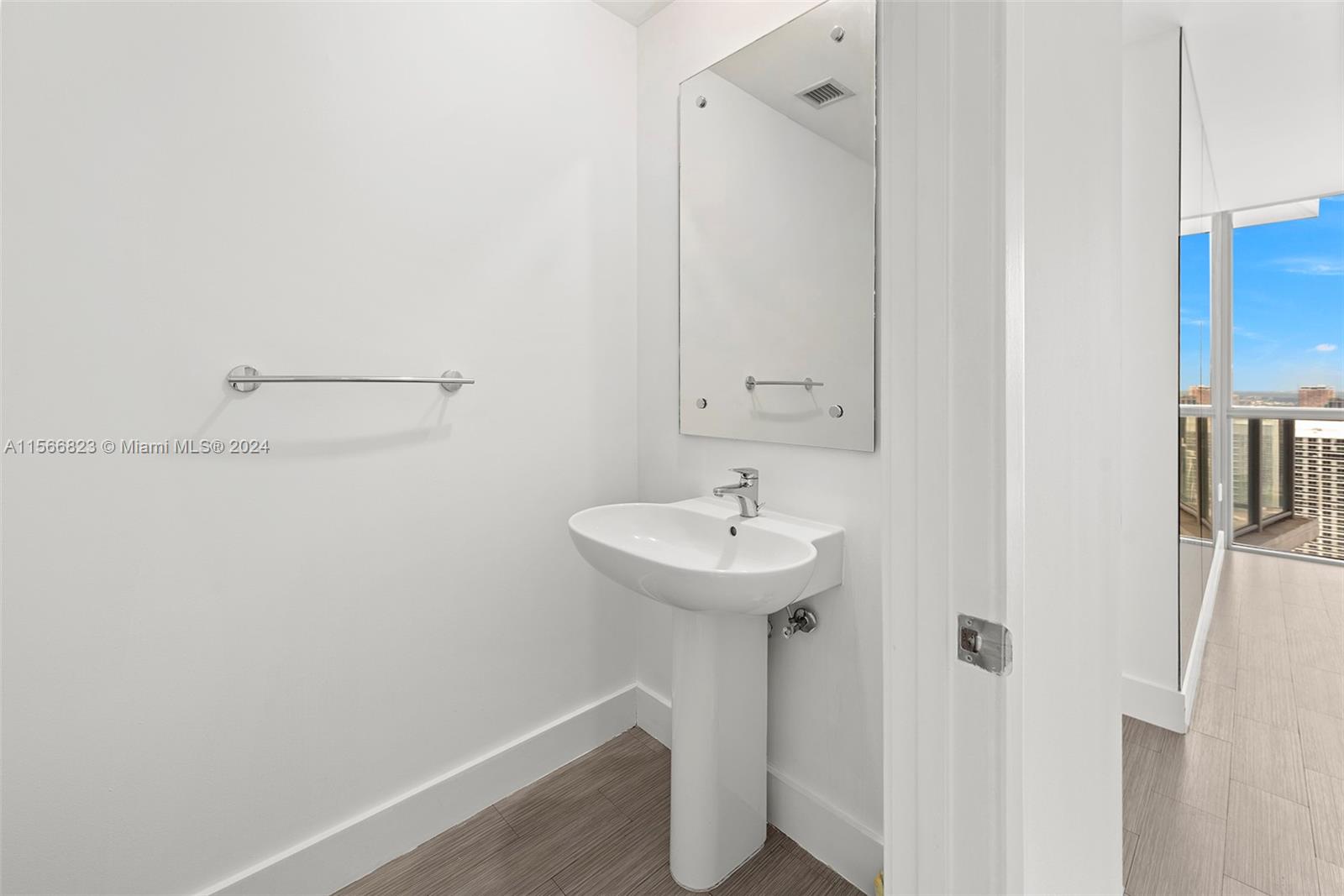 1100 Biscayne Blvd 4308, Miami, Florida 33132, 2 Bedrooms Bedrooms, ,2 BathroomsBathrooms,Residentiallease,For Rent,1100 Biscayne Blvd 4308,A11566823