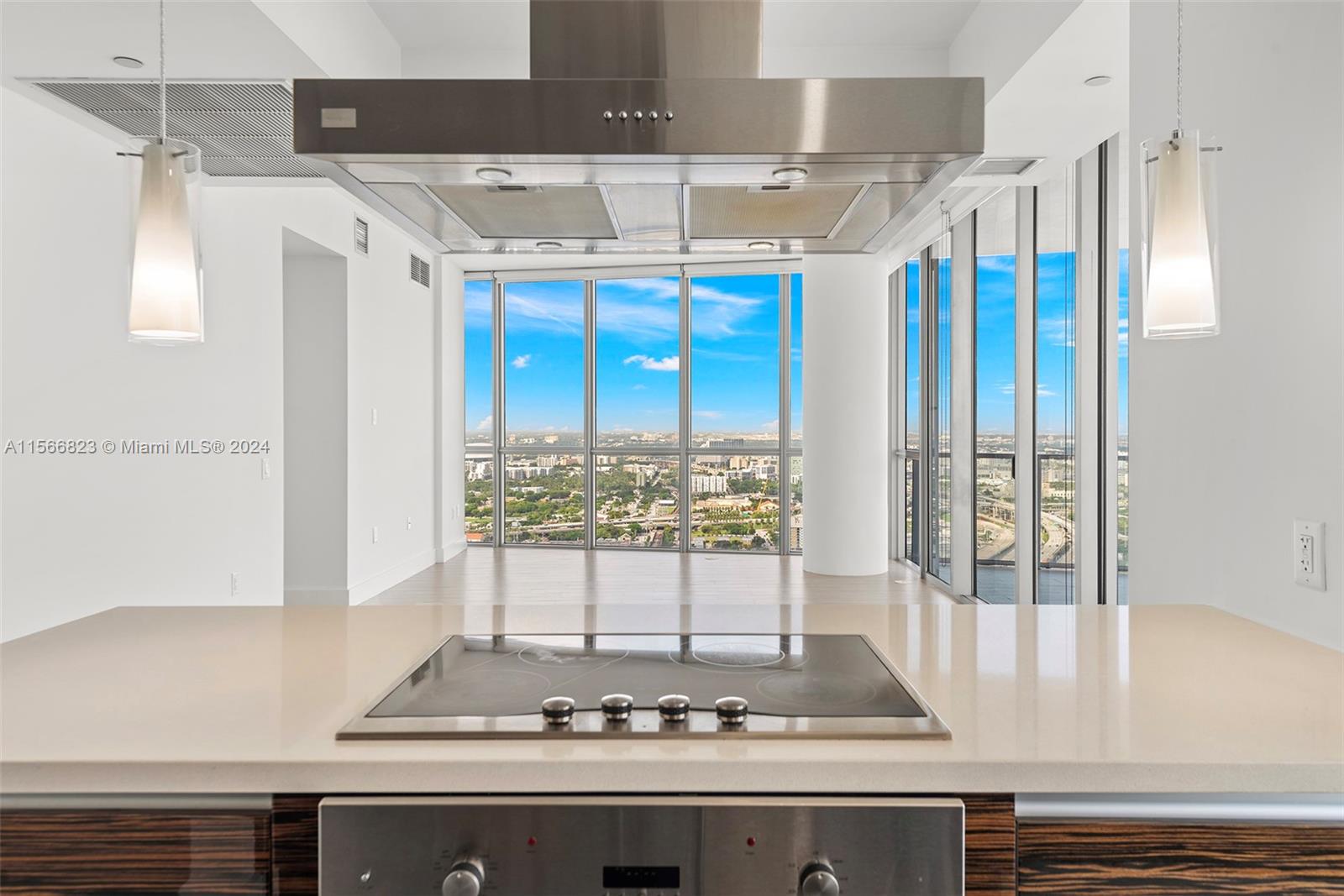 1100 Biscayne Blvd 4308, Miami, Florida 33132, 2 Bedrooms Bedrooms, ,2 BathroomsBathrooms,Residentiallease,For Rent,1100 Biscayne Blvd 4308,A11566823