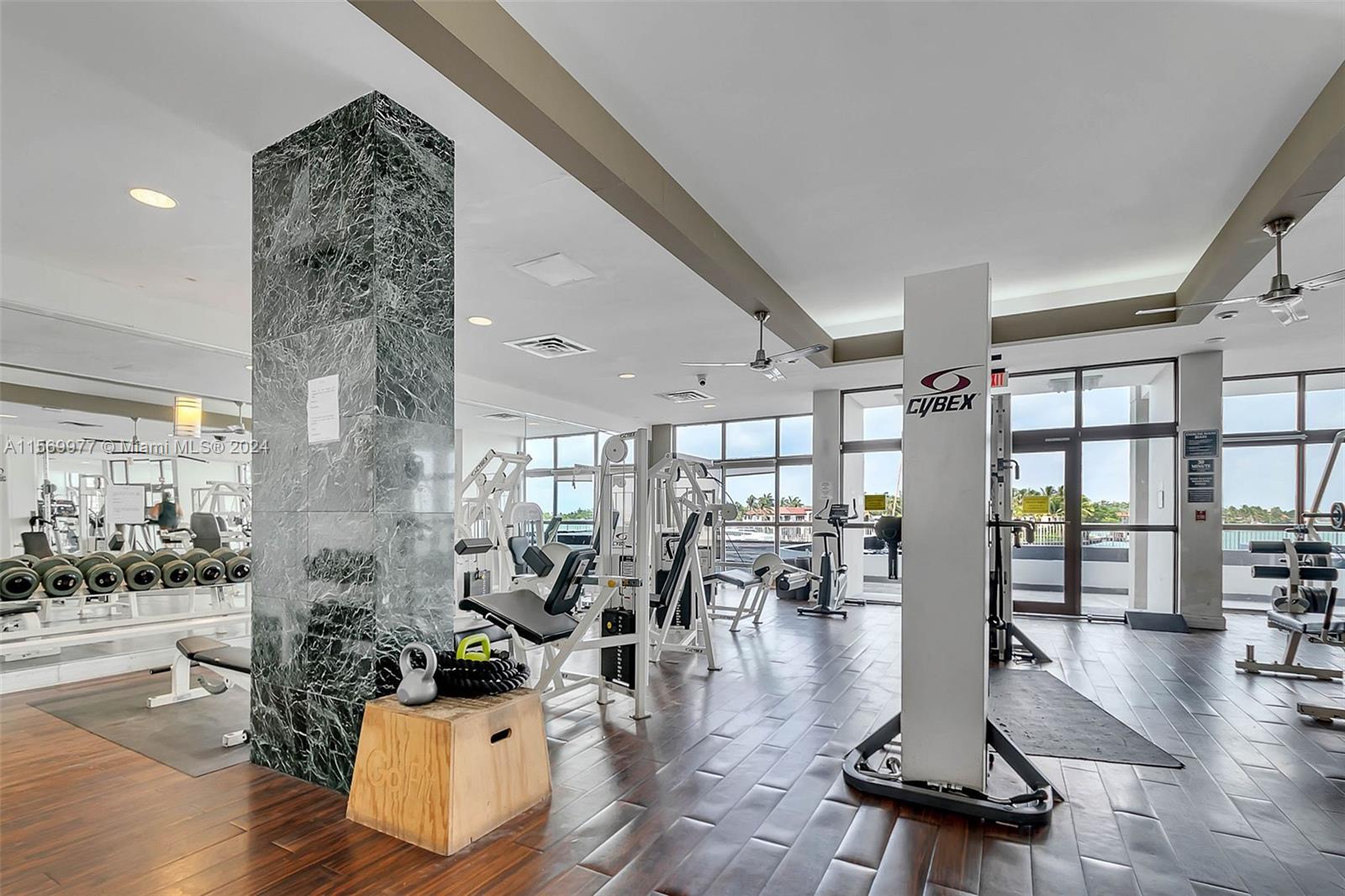 6770 Indian Creek Dr 4D, Miami Beach, Florida 33141, 2 Bedrooms Bedrooms, ,2 BathroomsBathrooms,Residential,For Sale,6770 Indian Creek Dr 4D,A11569977