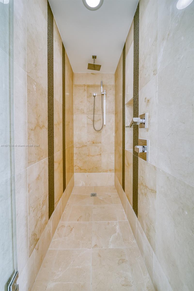 601 NE 27th St 1008, Miami, Florida 33137, 2 Bedrooms Bedrooms, ,2 BathroomsBathrooms,Residentiallease,For Rent,601 NE 27th St 1008,A11571225