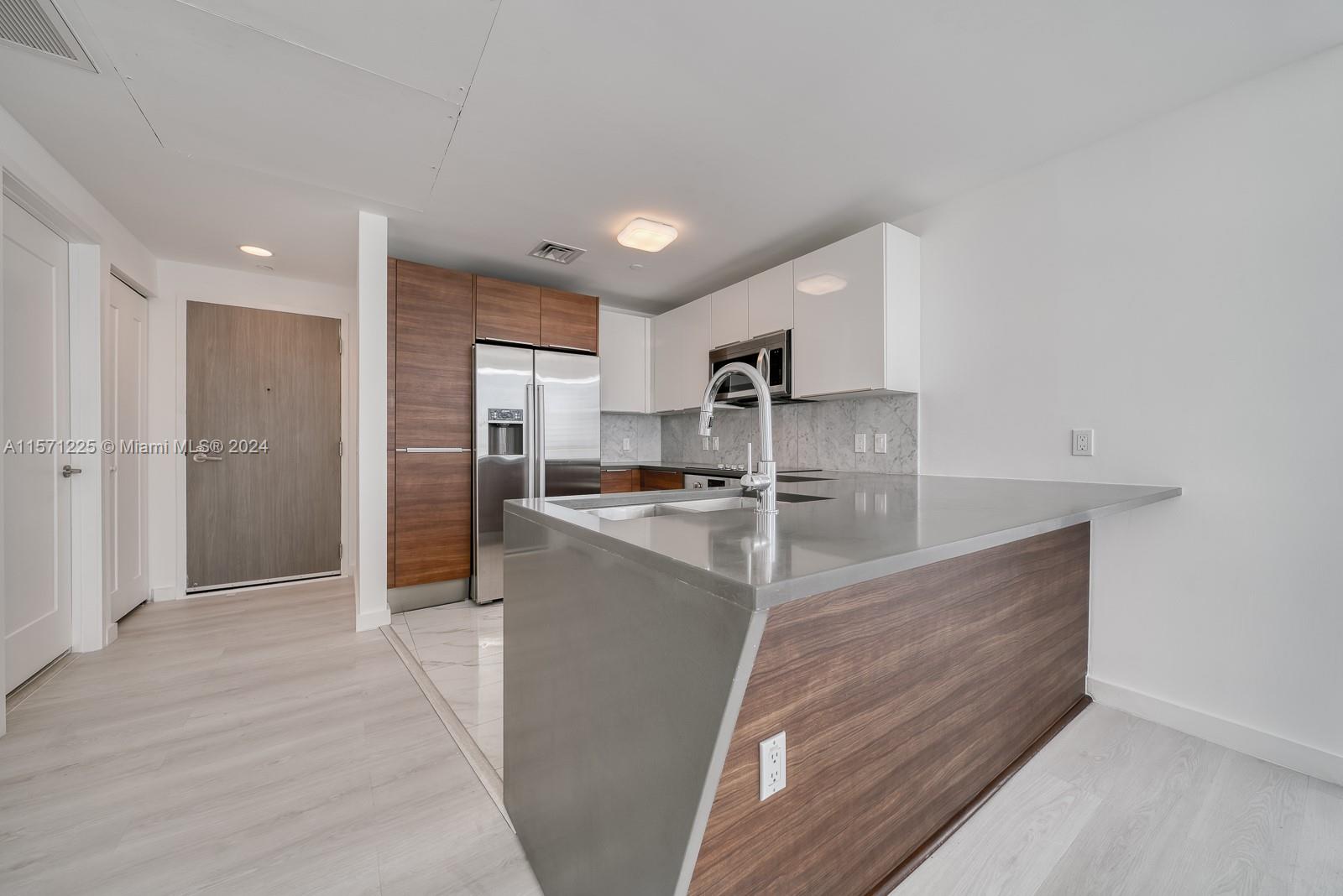 601 NE 27th St 1008, Miami, Florida 33137, 2 Bedrooms Bedrooms, ,2 BathroomsBathrooms,Residentiallease,For Rent,601 NE 27th St 1008,A11571225