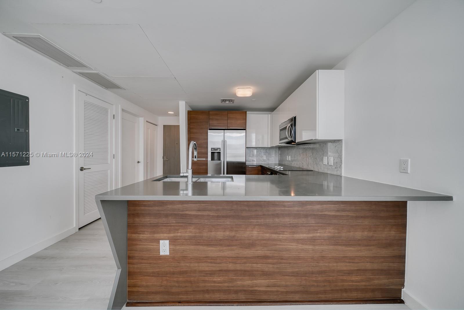 601 NE 27th St 1008, Miami, Florida 33137, 2 Bedrooms Bedrooms, ,2 BathroomsBathrooms,Residentiallease,For Rent,601 NE 27th St 1008,A11571225