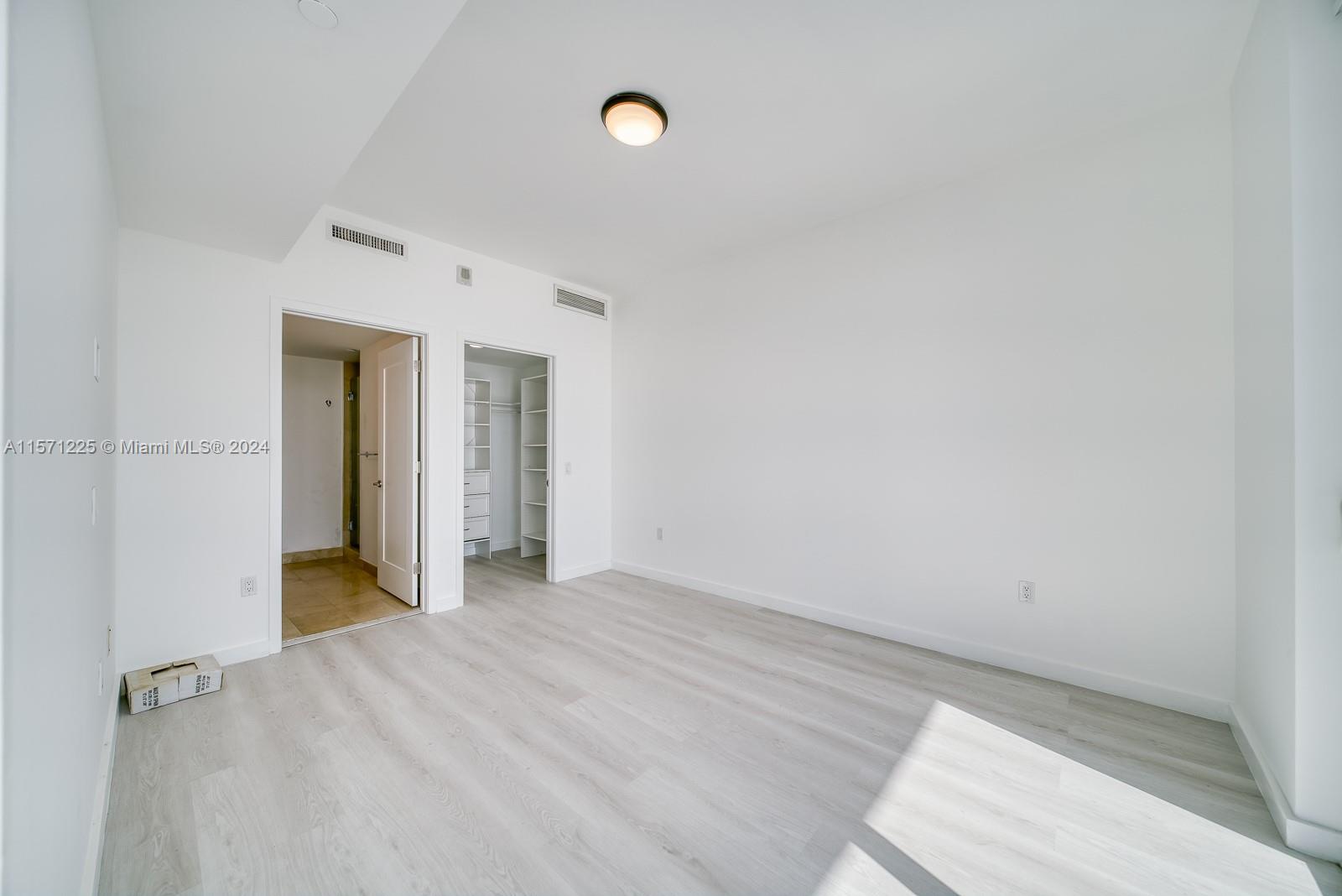 601 NE 27th St 1008, Miami, Florida 33137, 2 Bedrooms Bedrooms, ,2 BathroomsBathrooms,Residentiallease,For Rent,601 NE 27th St 1008,A11571225