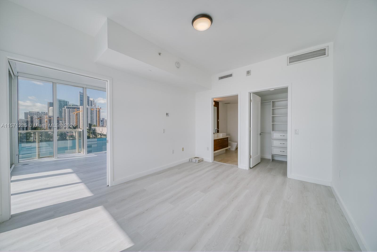 601 NE 27th St 1008, Miami, Florida 33137, 2 Bedrooms Bedrooms, ,2 BathroomsBathrooms,Residentiallease,For Rent,601 NE 27th St 1008,A11571225