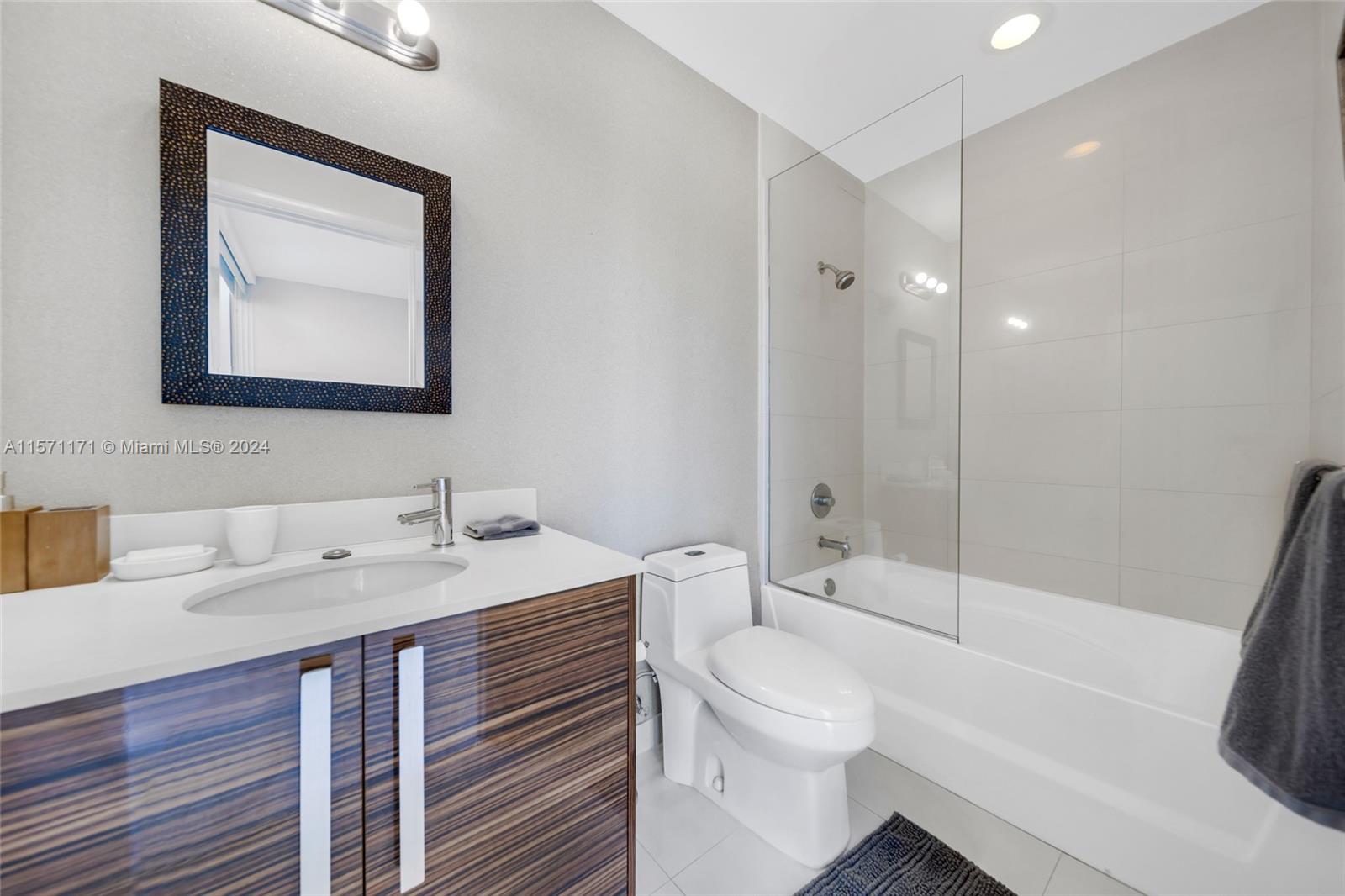 2020 N Bayshore Dr 710, Miami, Florida 33137, 3 Bedrooms Bedrooms, ,3 BathroomsBathrooms,Residentiallease,For Rent,2020 N Bayshore Dr 710,A11571171