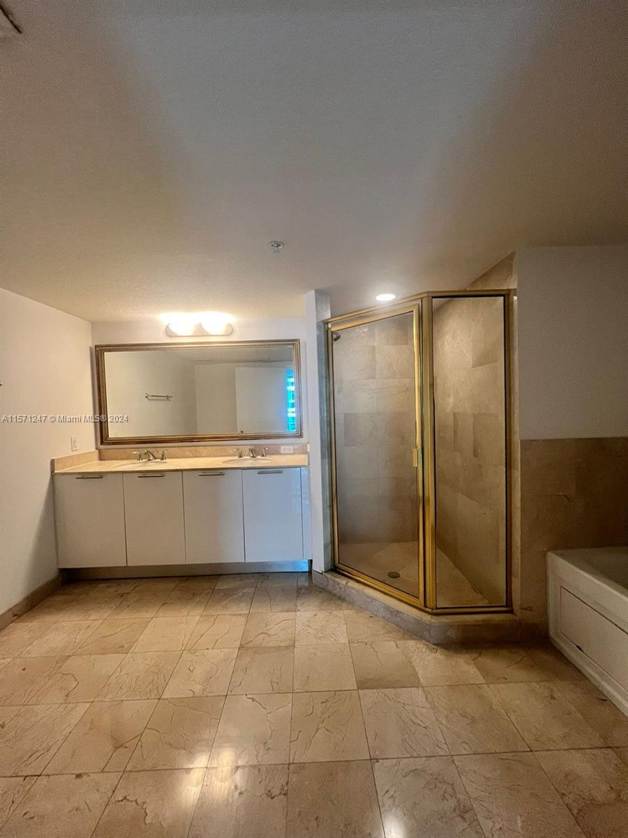 1800 N Bayshore Dr 3114, Miami, Florida 33132, 2 Bedrooms Bedrooms, ,2 BathroomsBathrooms,Residentiallease,For Rent,1800 N Bayshore Dr 3114,A11571247