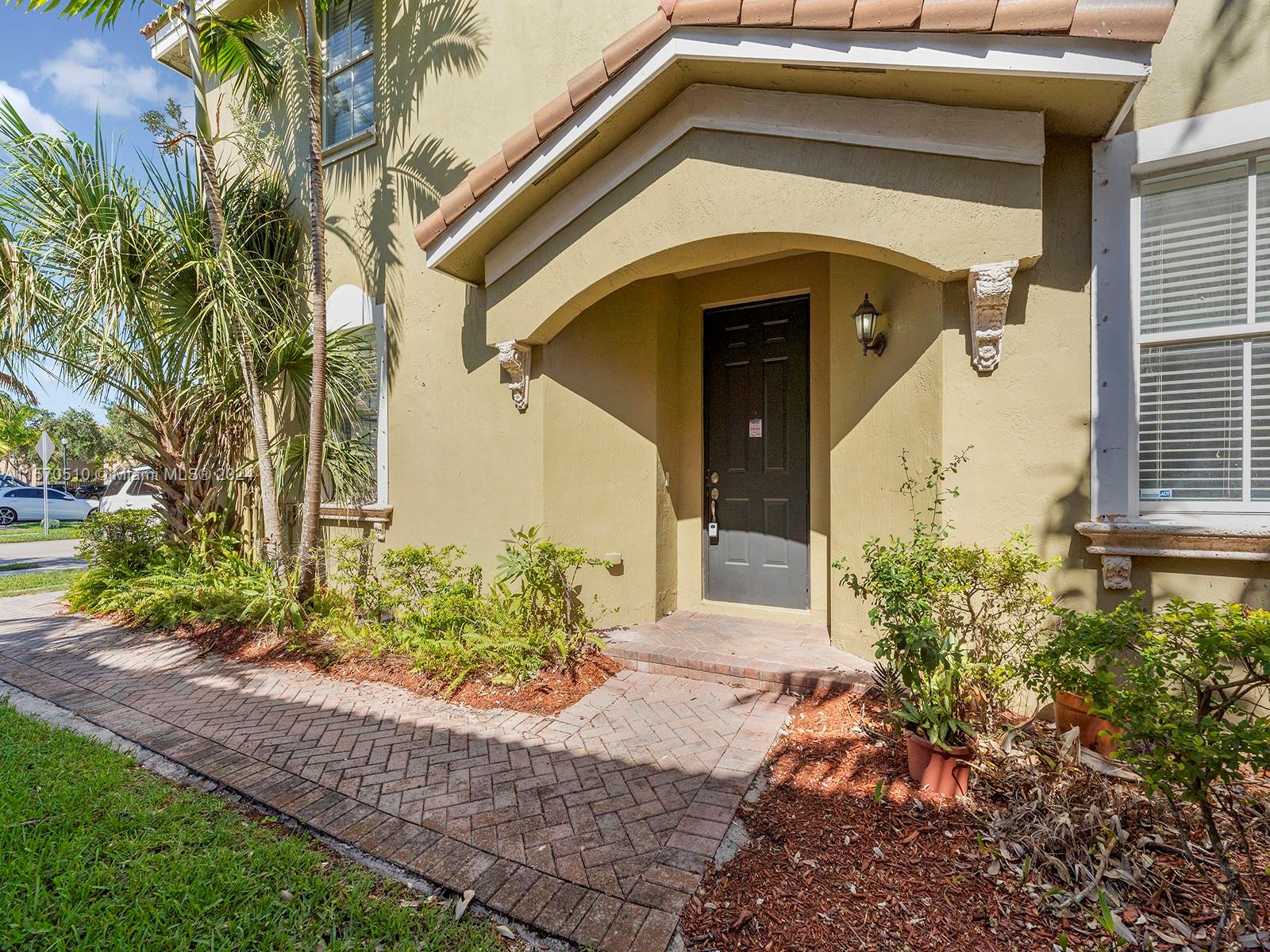 2494 SE 15 Court, Homestead, Florida image 3