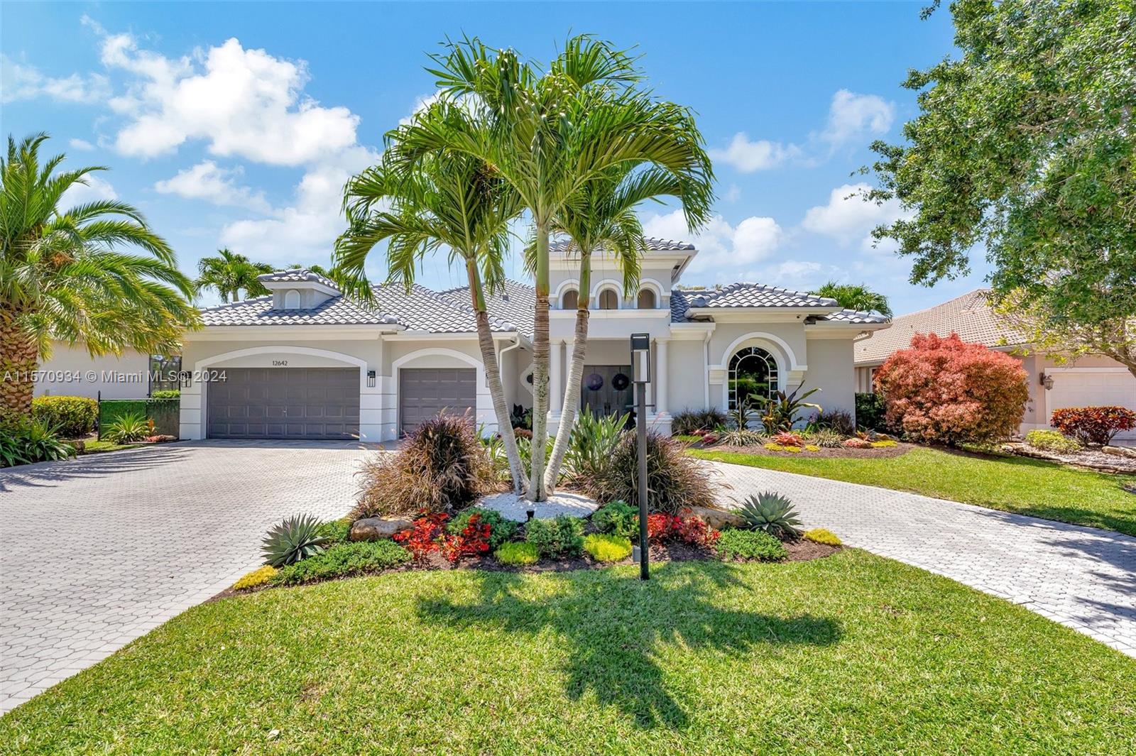 12642 NW 68th Dr, Parkland, Florida 33076, 5 Bedrooms Bedrooms, ,4 BathroomsBathrooms,Residential,For Sale,12642 NW 68th Dr,A11570934