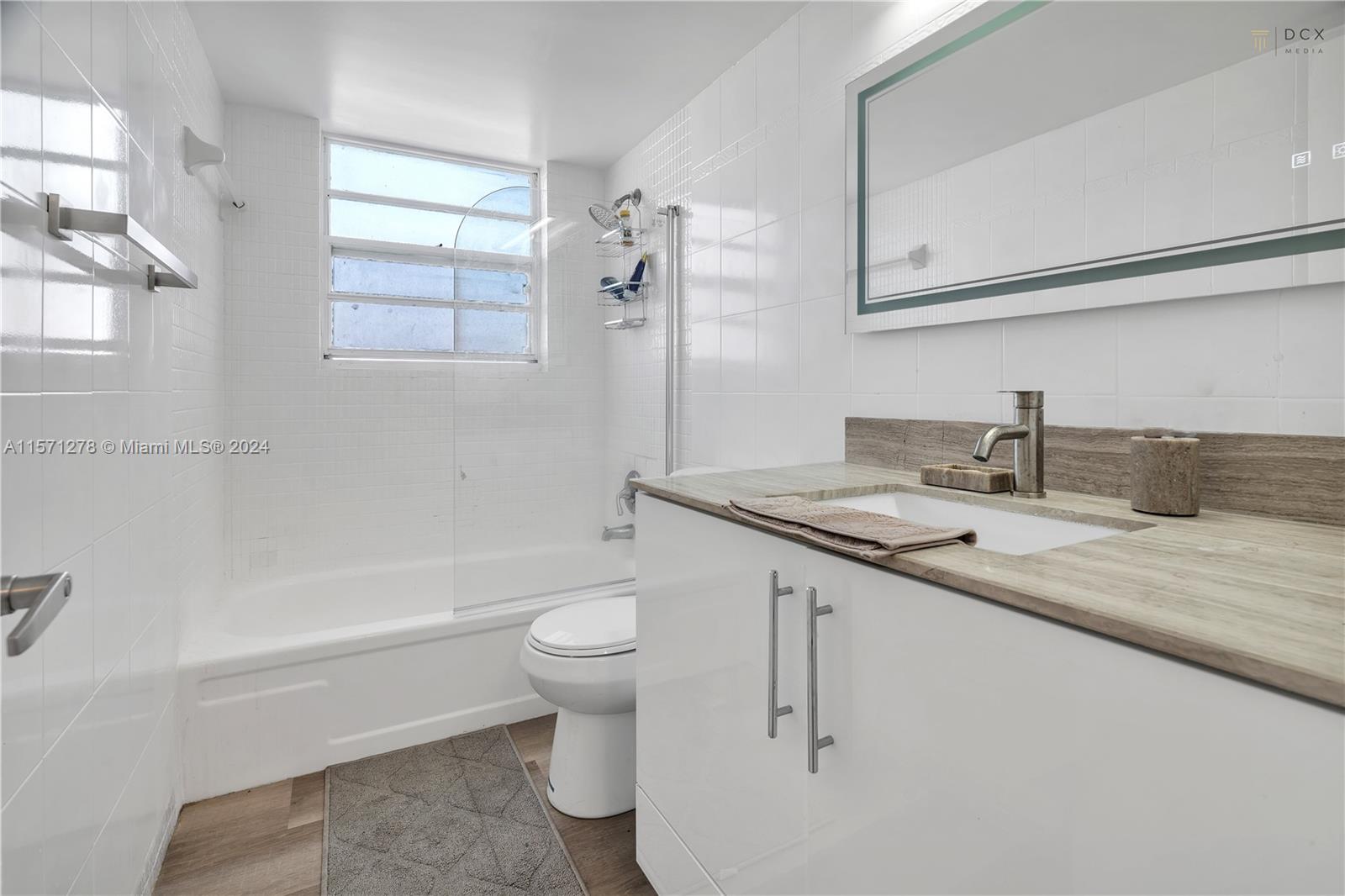 137 Golden Isles Dr 910, Hallandale Beach, Florida 33009, 2 Bedrooms Bedrooms, ,2 BathroomsBathrooms,Residential,For Sale,137 Golden Isles Dr 910,A11571278
