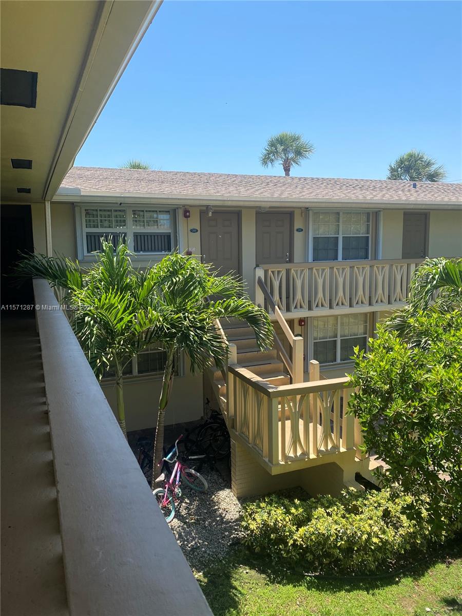 2900 NE 17th Ave 107, Pompano Beach, Florida 33064, 2 Bedrooms Bedrooms, ,1 BathroomBathrooms,Residentiallease,For Rent,2900 NE 17th Ave 107,A11571287