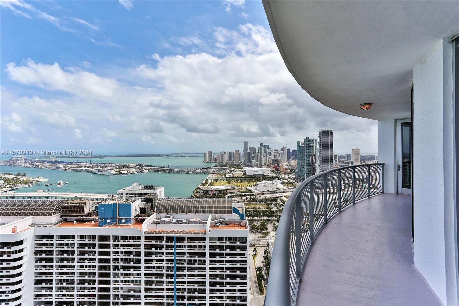 1750 N Bayshore Dr 5002, Miami, Florida 33132, 2 Bedrooms Bedrooms, ,2 BathroomsBathrooms,Residentiallease,For Rent,1750 N Bayshore Dr 5002,A11570919